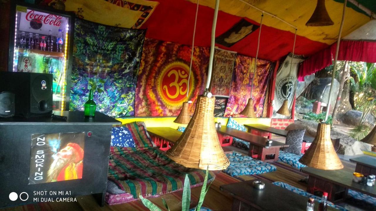 Om Shanti Om Homestay Hampi Eksteriør billede