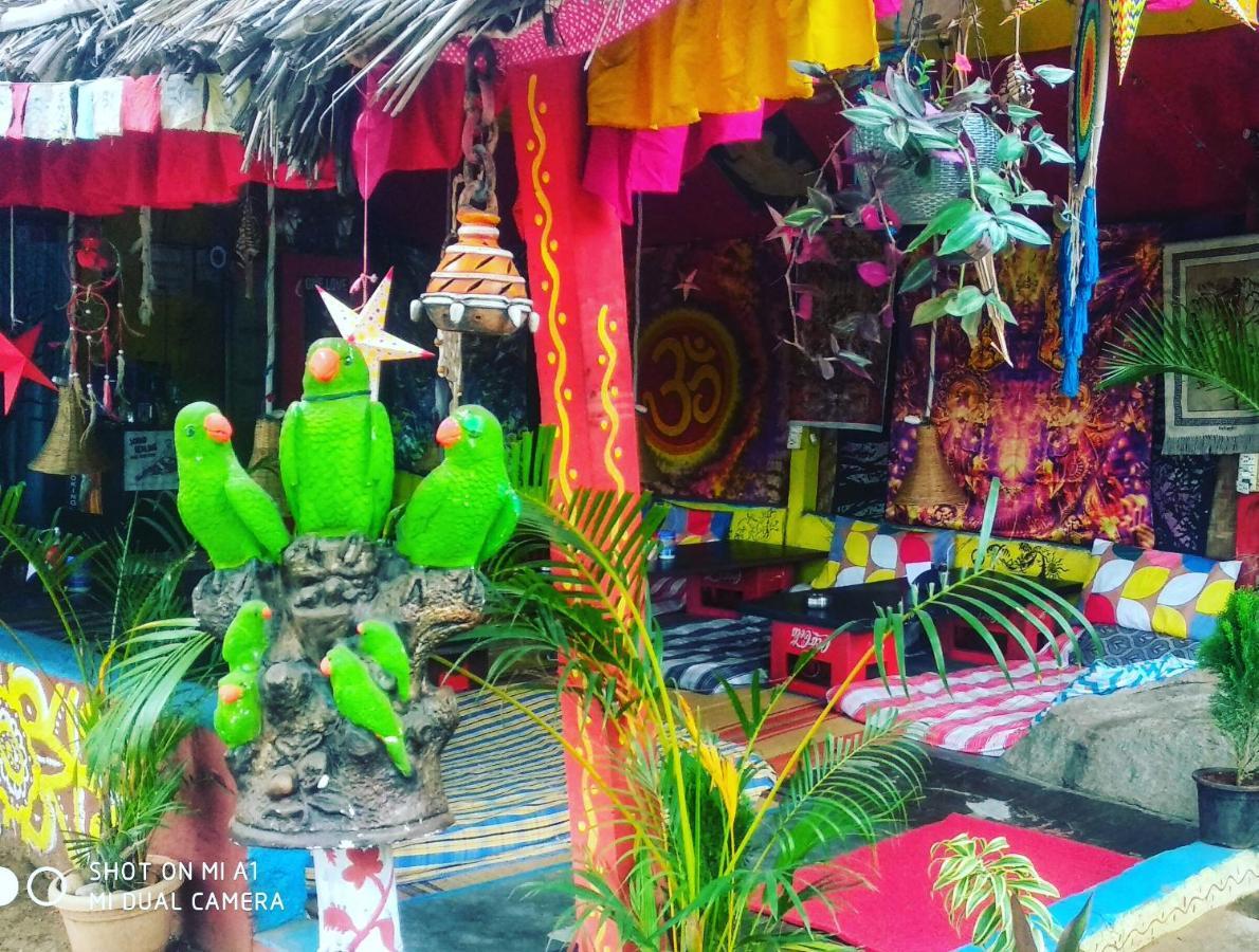 Om Shanti Om Homestay Hampi Eksteriør billede
